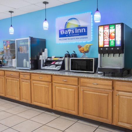 Travelodge By Wyndham Livonia Canton Novi Detroit Area Exterior photo