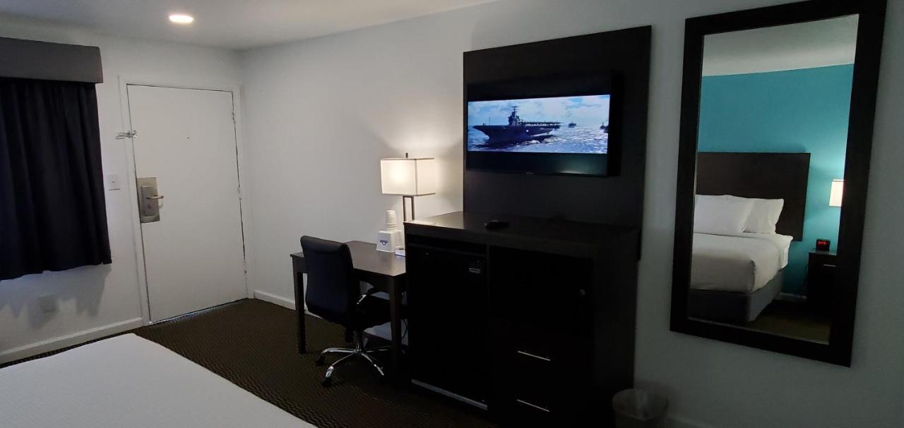 Travelodge By Wyndham Livonia Canton Novi Detroit Area Exterior photo