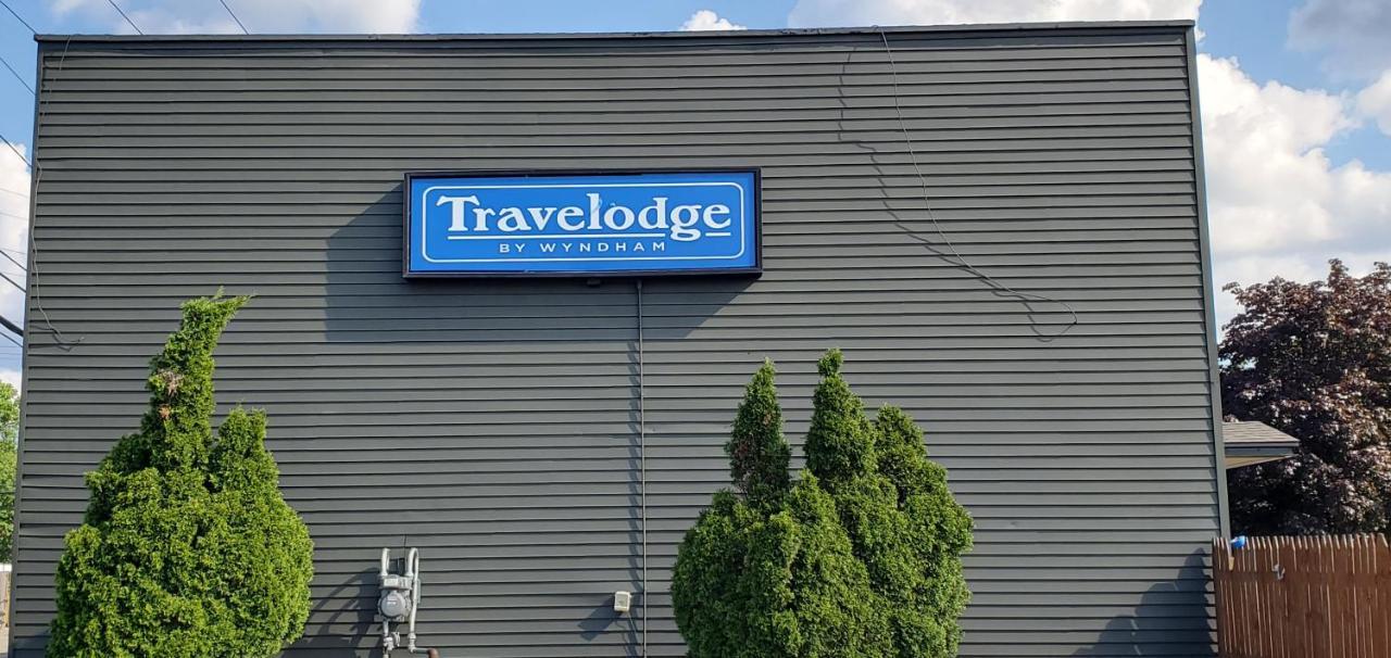 Travelodge By Wyndham Livonia Canton Novi Detroit Area Exterior photo