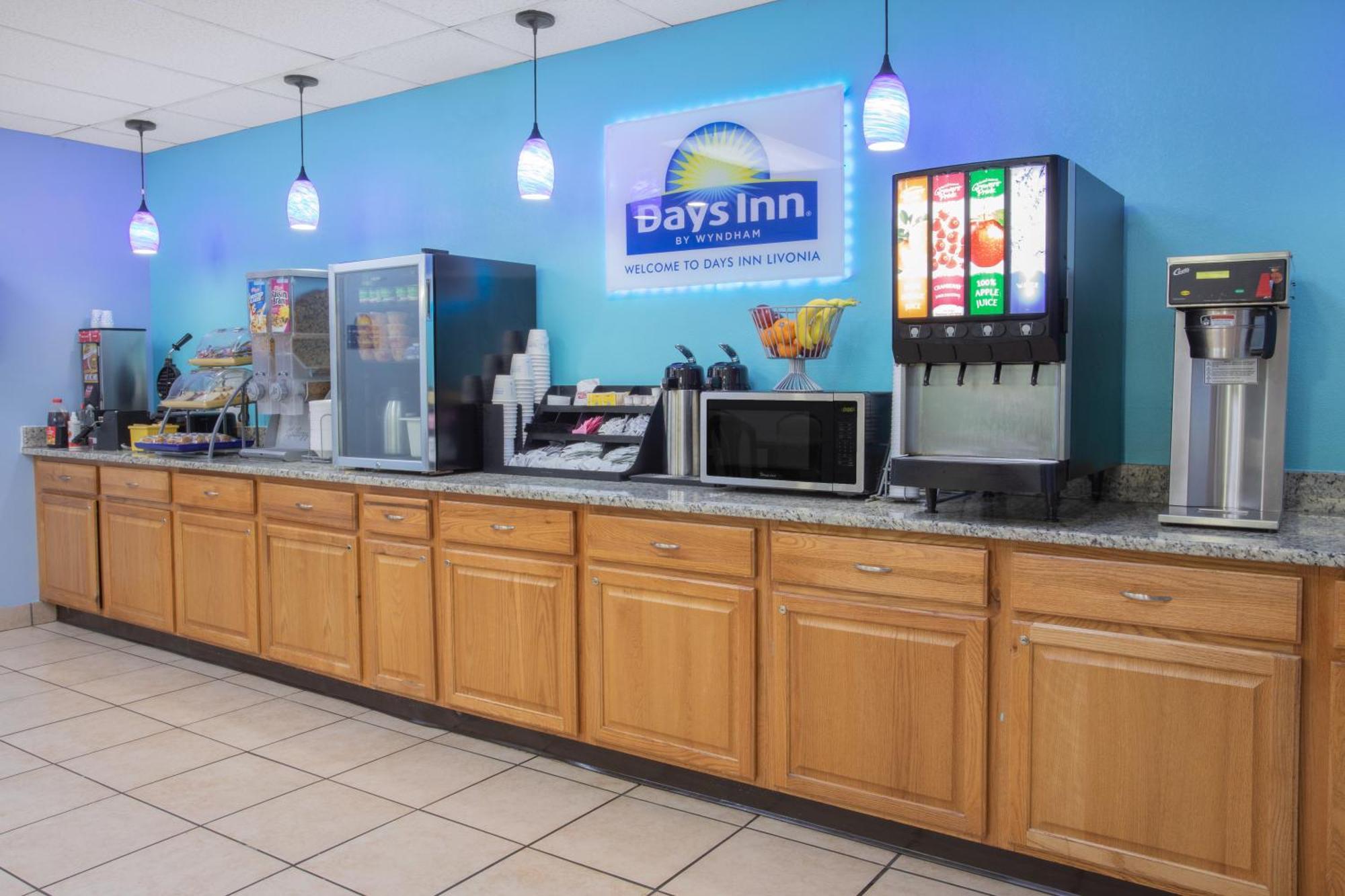 Travelodge By Wyndham Livonia Canton Novi Detroit Area Exterior photo